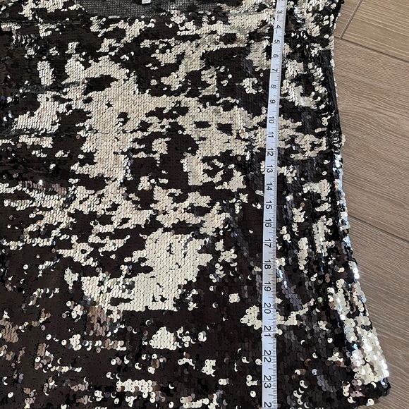 BB Dakota Conor Sequin Top M 🖤🤍 - Picture 11 of 13